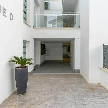 Beautiful Family In Rdr450 Apartment Benahavis